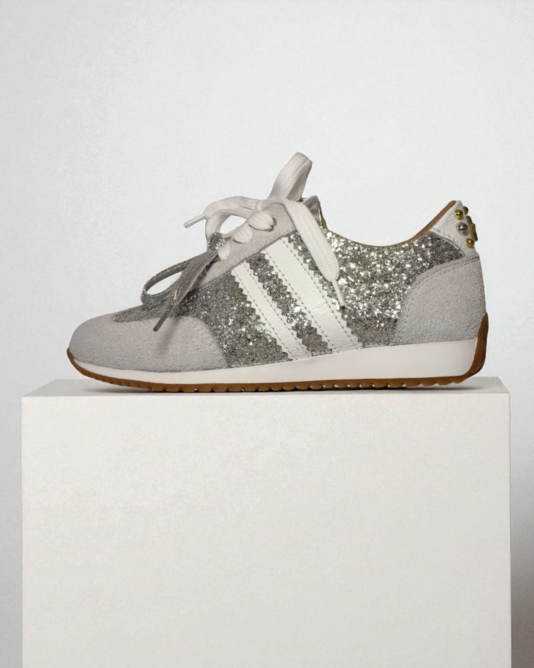 TENNIS ALANA STORE - NEW 2025 - CUERO CARNAZA * GLITTER PLATA Y ORO