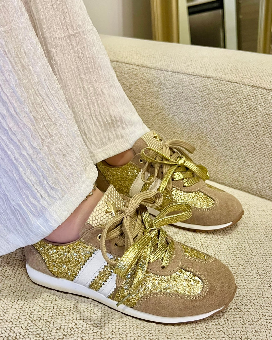 TENNIS ALANA STORE - NEW 2025 - CUERO CARNAZA * GLITTER PLATA Y ORO