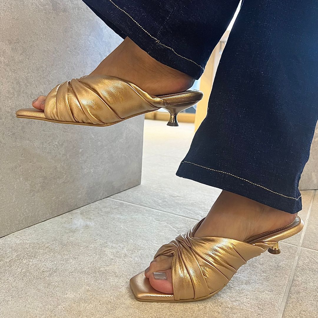SANDALIA CHARLOTTE STORE 3.5 - CUERO DORADO