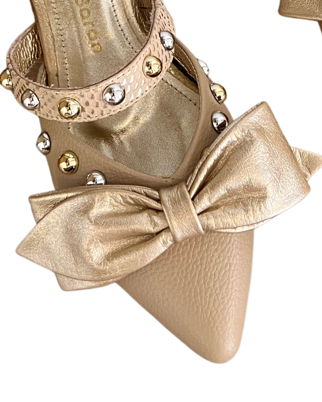 STILETTO EDNA NEW 2025 STORE - CUERO TAUPE * DORADO