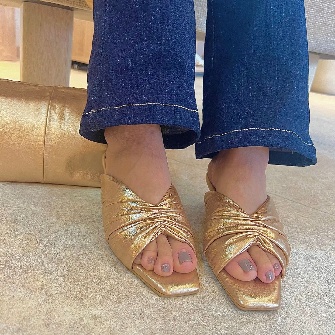 SANDALIA CHARLOTTE STORE 3.5 - CUERO DORADO