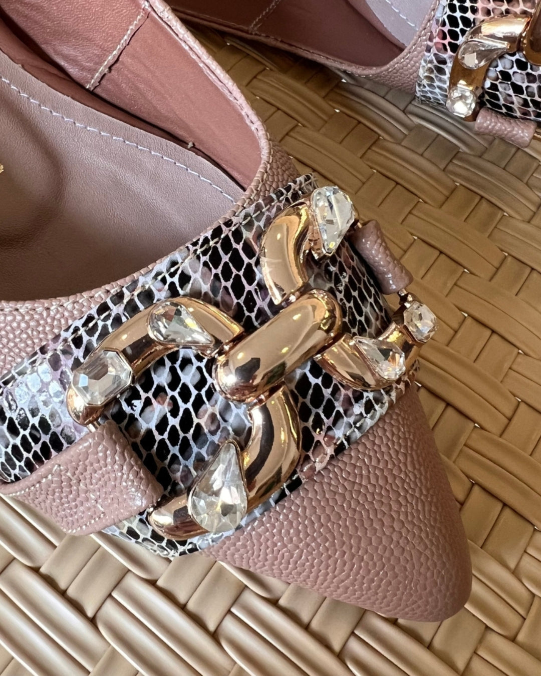 STILETTO FIONA NEW 2025 STORE - CUERO CUERO TAUPE Y UVA * PRINT