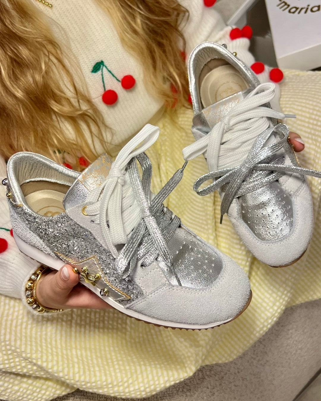 TENNIS LUCIA STORE - NEW 2025 - CUERO CARNAZA * GLITTER PLATA Y NEGRO