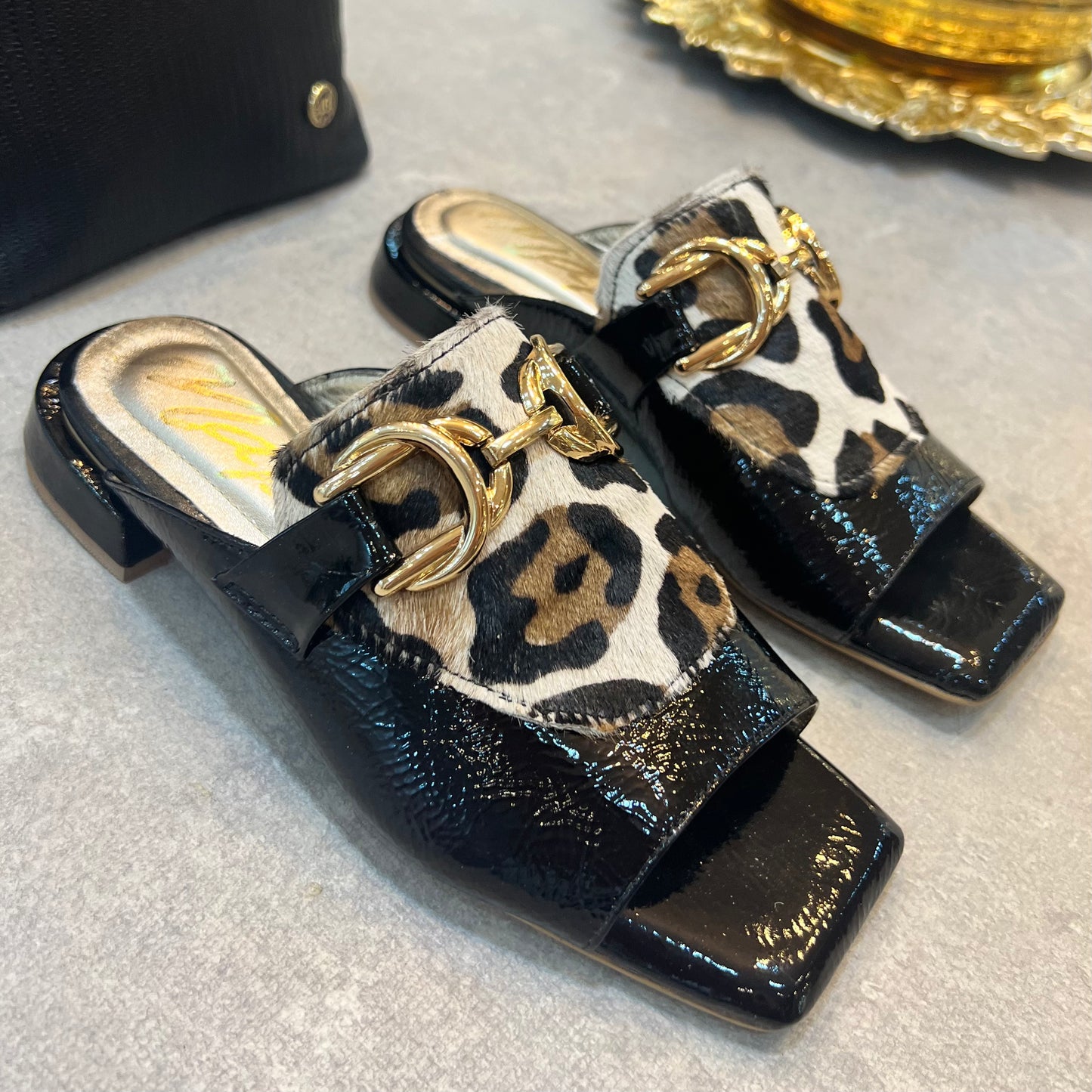 SANDALIA GRACE 2.5 STORE - CUERO CHAROL NEGRO * PRINT