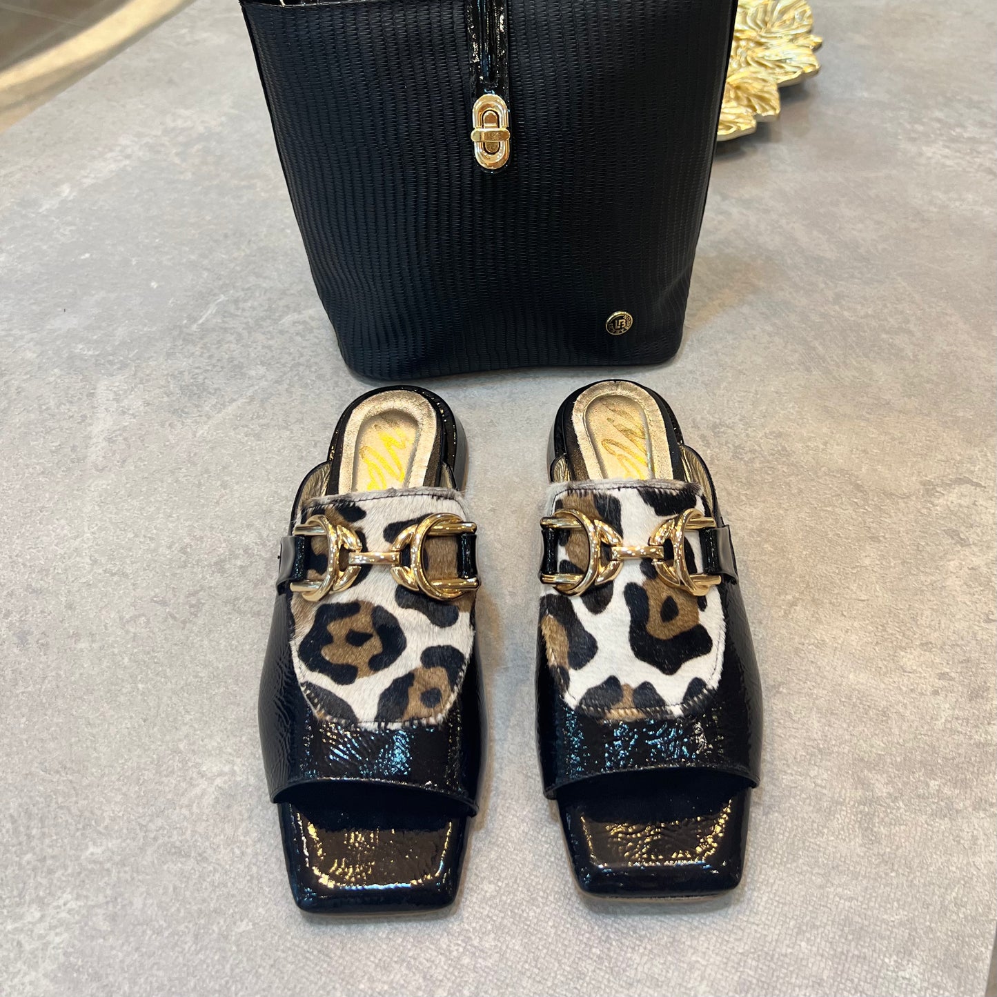 SANDALIA GRACE 2.5 STORE - CUERO CHAROL NEGRO * PRINT