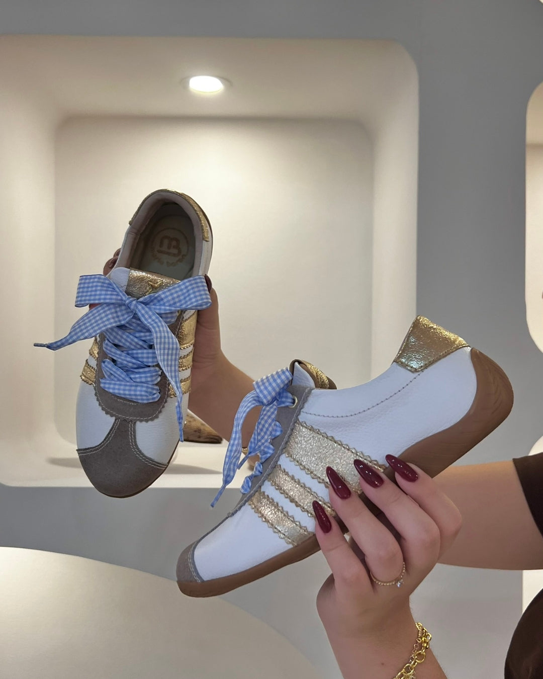 SNEAKERS VICTORIA  NEW 2026 STORE