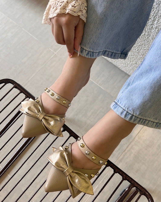 STILETTO EDNA NEW 2025 STORE - CUERO TAUPE * DORADO