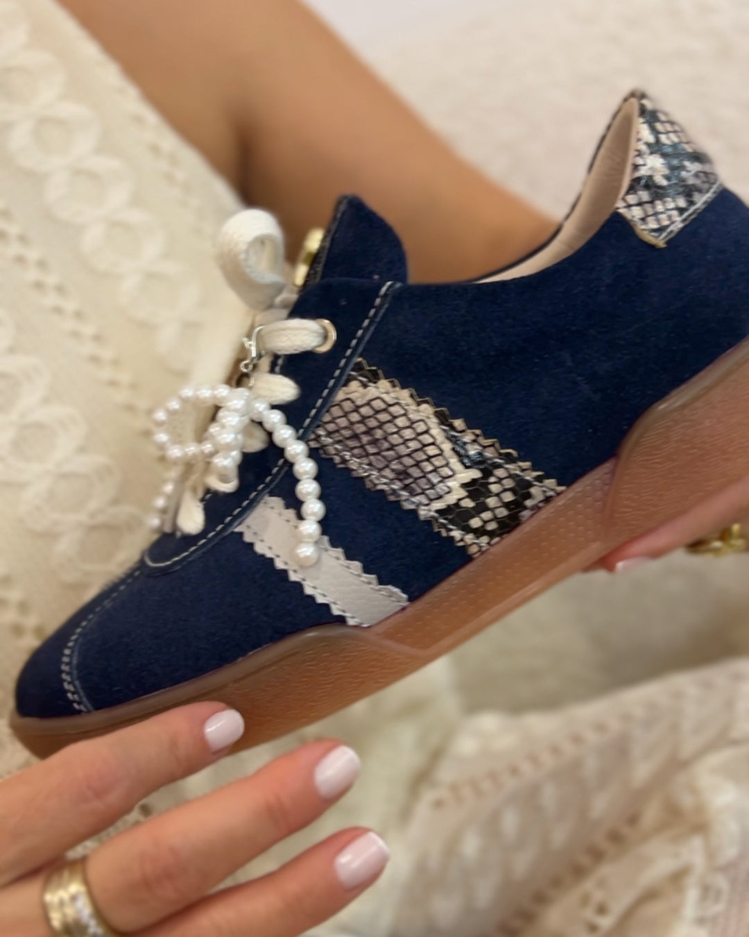 TENNIS VALENTINA AZUL Y MIEL * PRINT - CUERO STORE NEW 2025