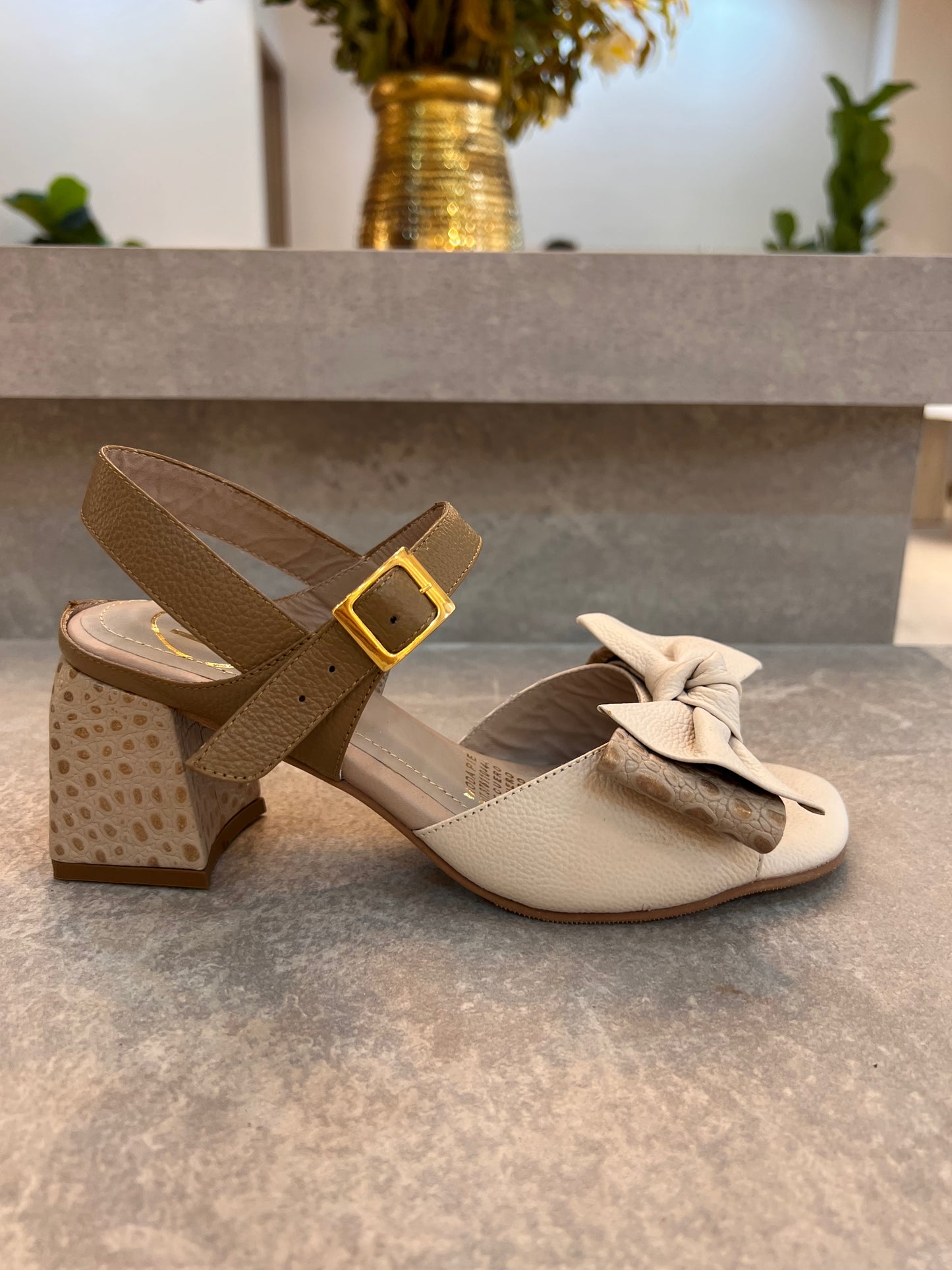 SANDALIA JOY 5.5 STORE - CUERO TAUPE * TALCO