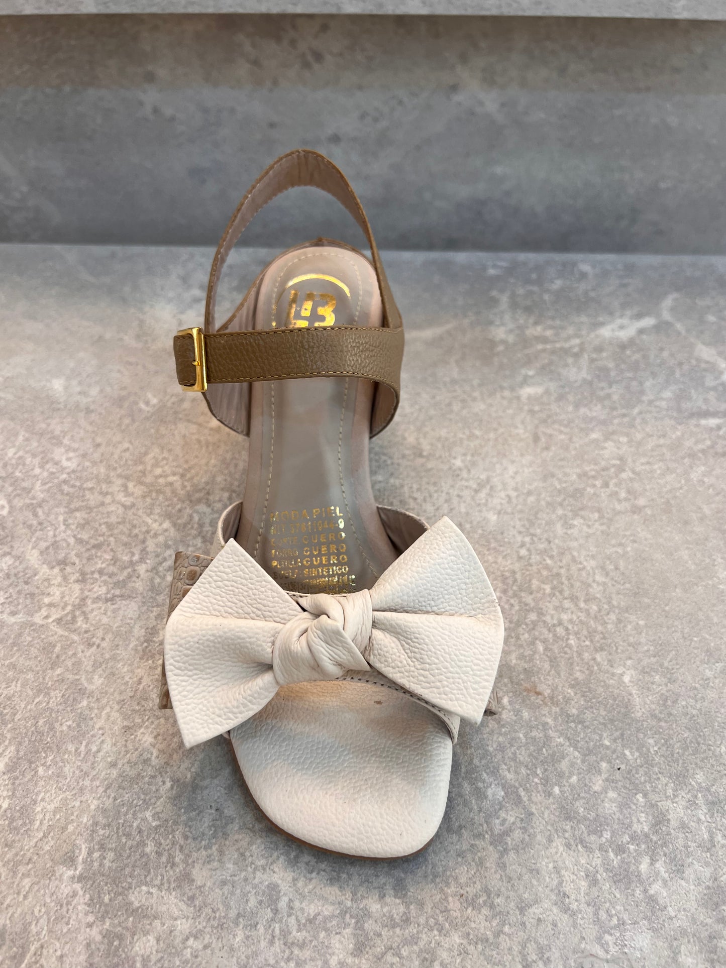 SANDALIA JOY 5.5 STORE - CUERO TAUPE * TALCO
